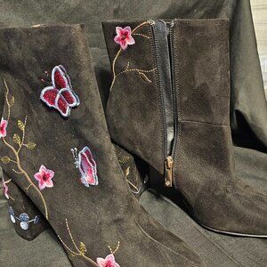 NWOT Nanette Lepore Boots Low Cut Chunky Heel Butterfly Lilly 9.5M  Never worn